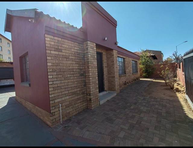 3 BEDROOM HOUSE FOR SALE IN DANVILLE